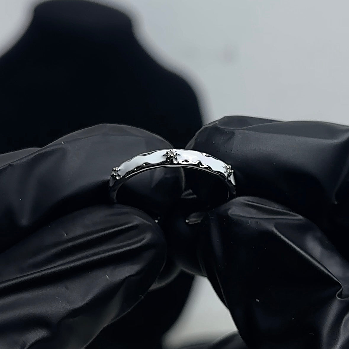 MOONLIGHT GAZE RINGS