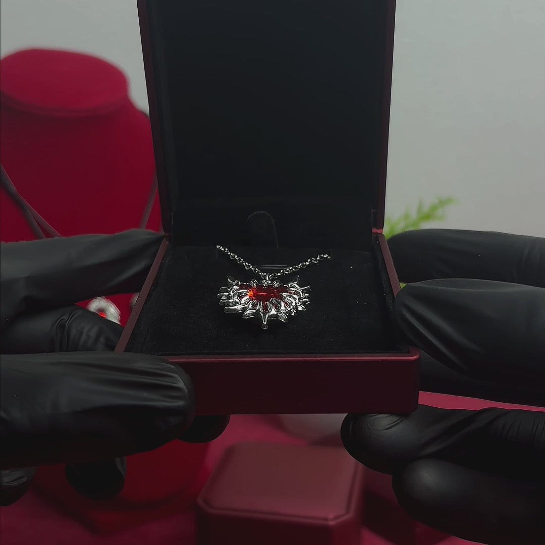 THORNBOUND AFFECTION PENDANT