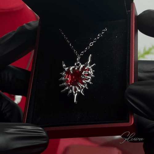 THORNBOUND AFFECTION PENDANT