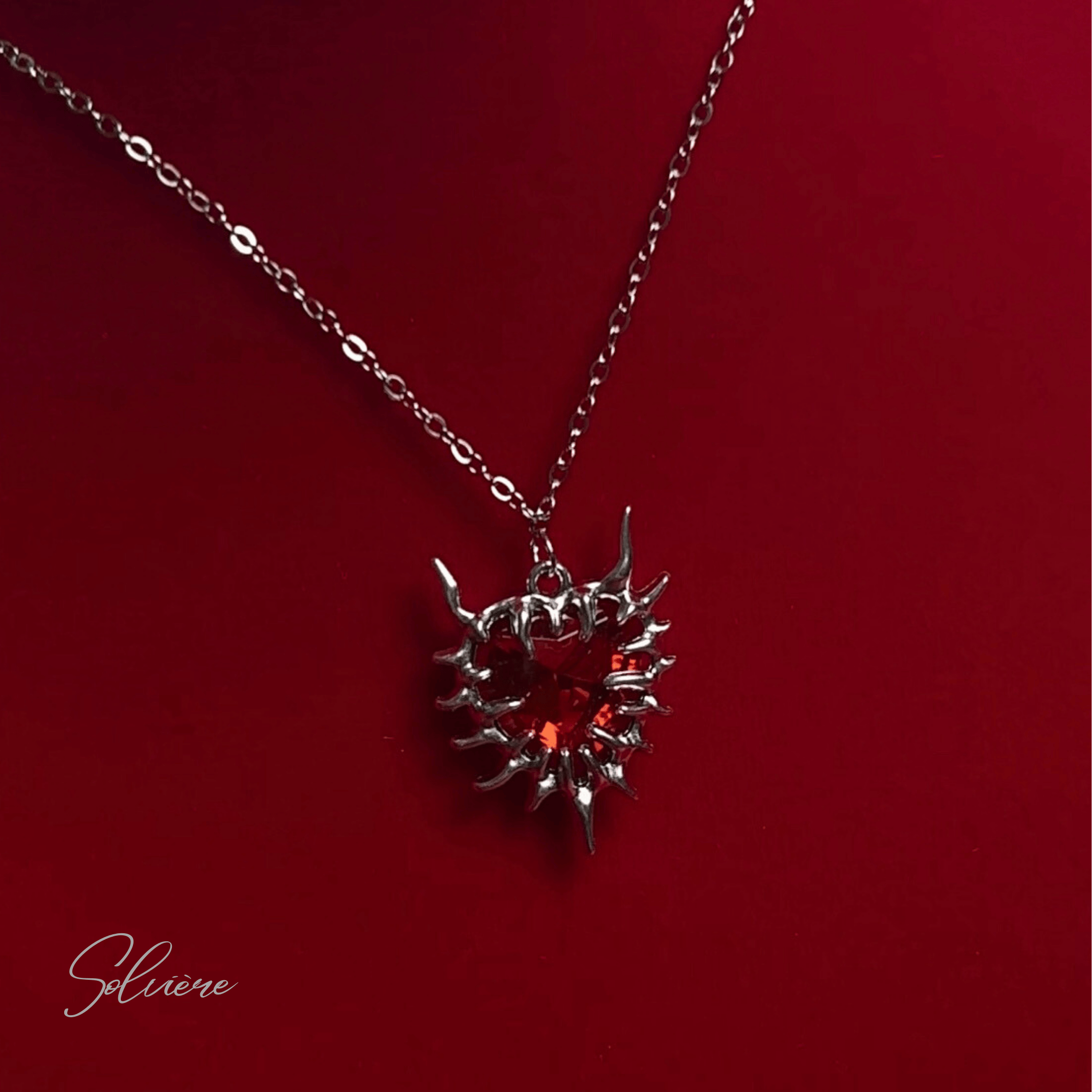 THORNBOUND AFFECTION PENDANT